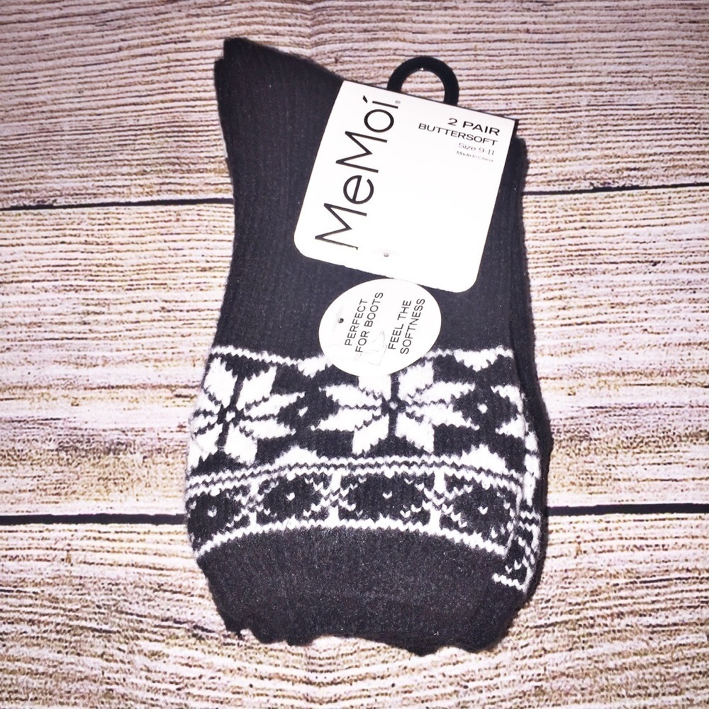 NWT  MeMoi women’s 2 Pack socks Black and white butter soft